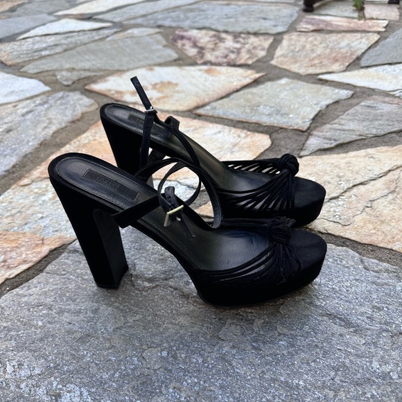 Elegant black high heels - Picture 4 of 4